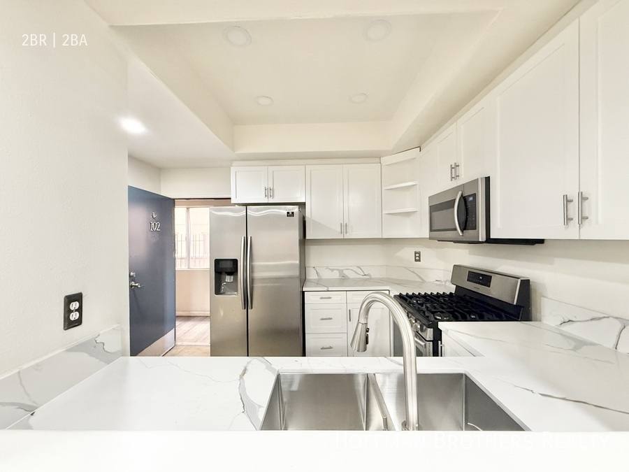 Apartment for rent at 11933 Goshen Ave #102, Los Angeles, CA 90049