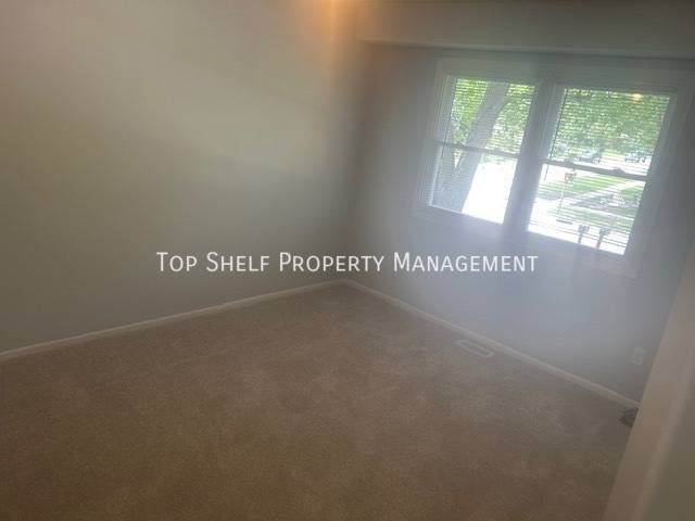 House for rent at 703 11th Ave NW, Altoona, IA 50009