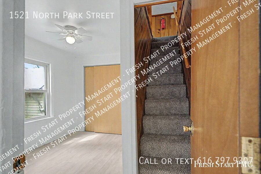 House for rent at 1521 N Park St, Kalamazoo, MI 49007