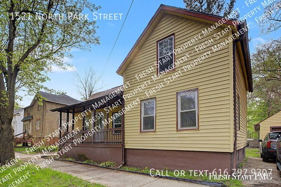 House for rent at 1521 N Park St, Kalamazoo, MI 49007