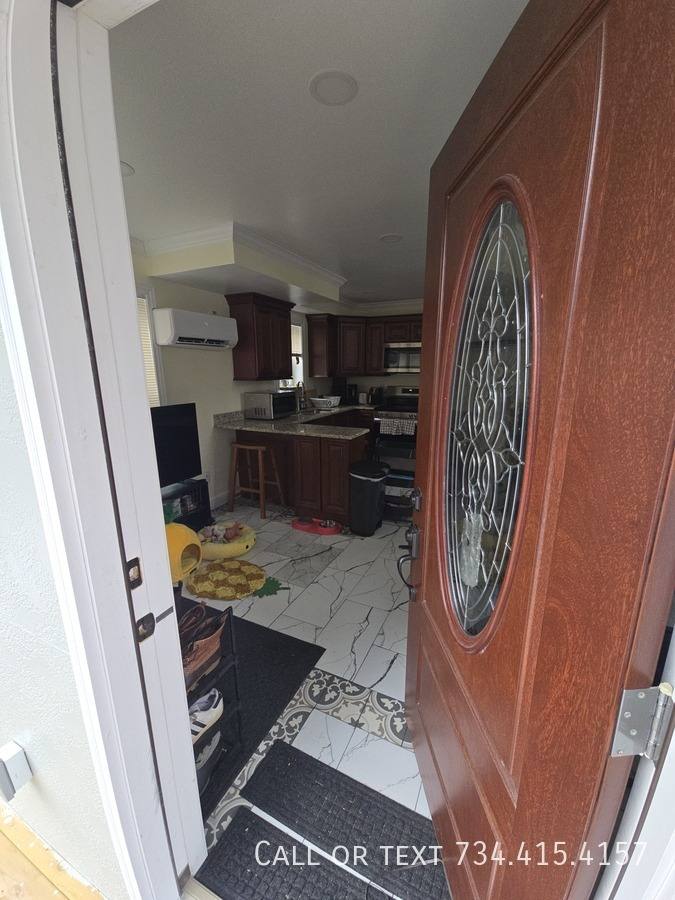 Apartment for rent at 536 Walnut St #1, Ann Arbor, MI 48104
