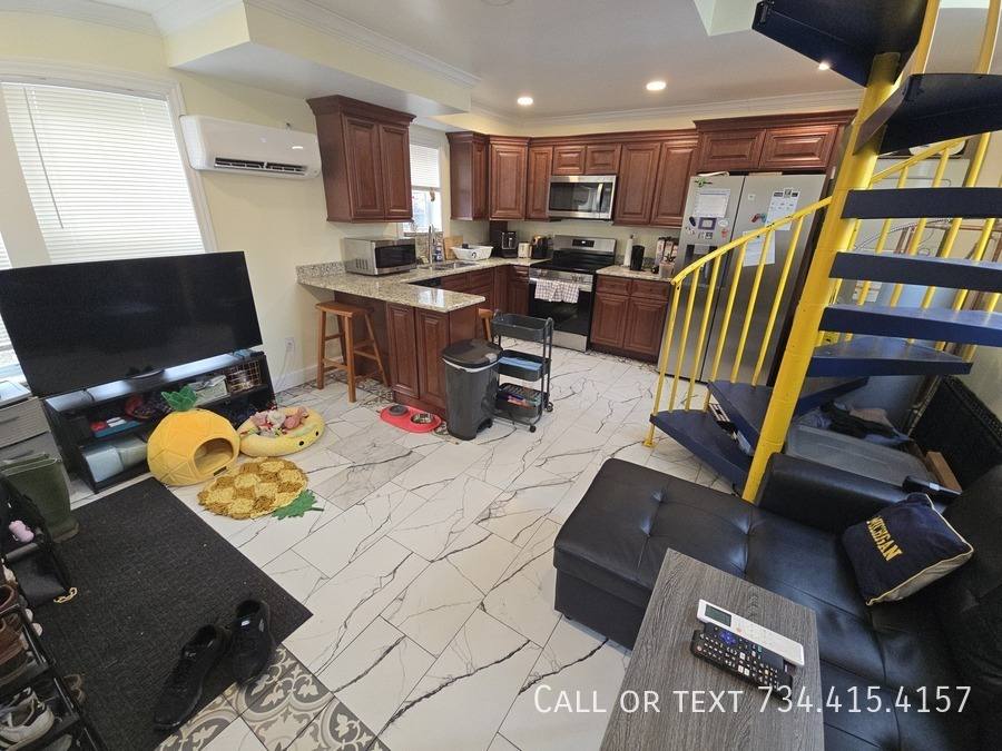 Apartment for rent at 536 Walnut St #1, Ann Arbor, MI 48104