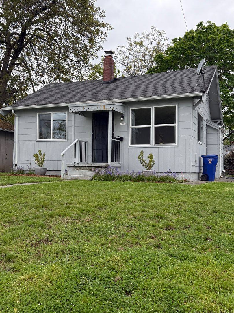 House for rent at 7947 N Wabash Ave, Portland, OR 97217
