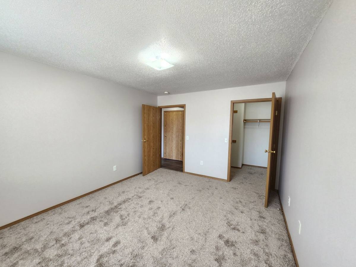 Apartment for rent at 3219 S Sycamore, Sioux Falls, SD 57110