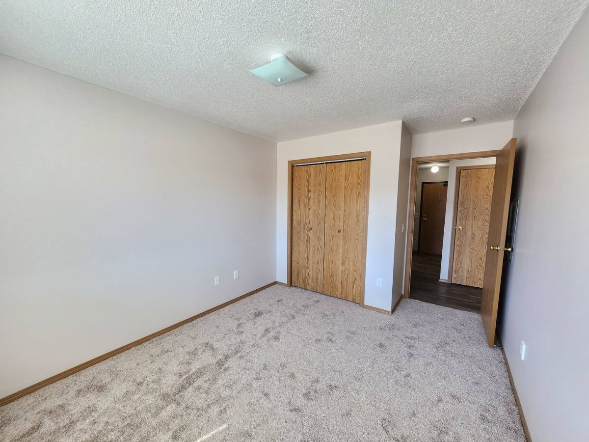 Apartment for rent at 3219 S Sycamore, Sioux Falls, SD 57110
