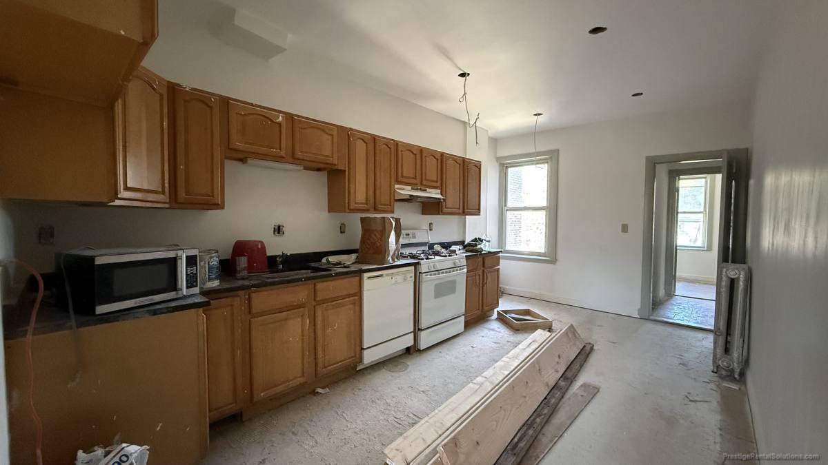 Apartment for rent at 1905 Beacon St #2F, Brookline, MA 02446