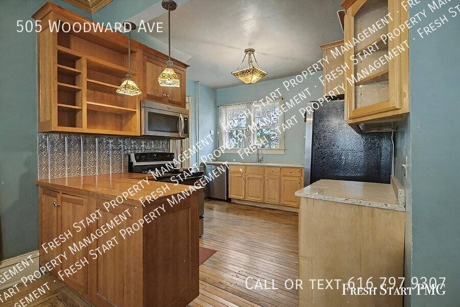 House for rent at 505 Woodward Ave, Kalamazoo, MI 49007