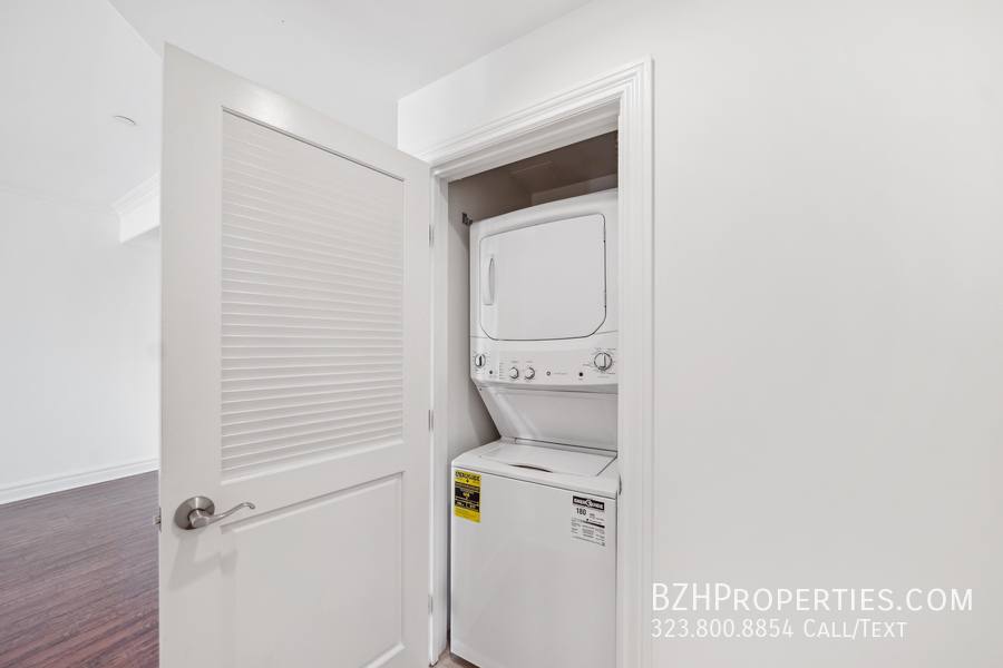 Apartment for rent at 1050 S Holt Ave #404, Los Angeles, CA 90035