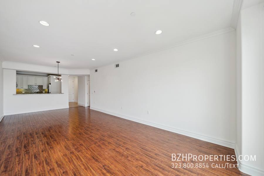 Apartment for rent at 1050 S Holt Ave #404, Los Angeles, CA 90035