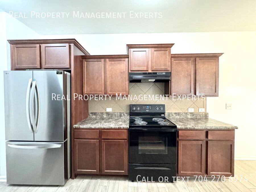 House for rent at 9851 Hanberry Blvd, Charlotte, NC 28213