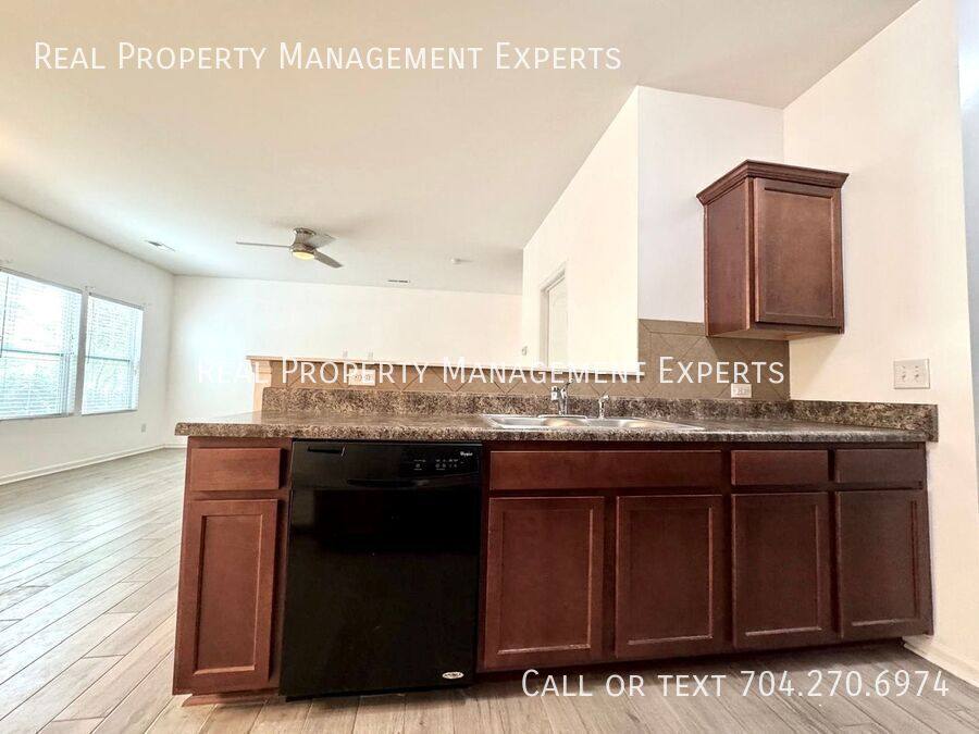 House for rent at 9851 Hanberry Blvd, Charlotte, NC 28213