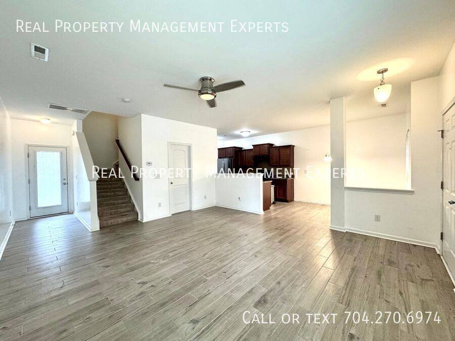 House for rent at 9851 Hanberry Blvd, Charlotte, NC 28213