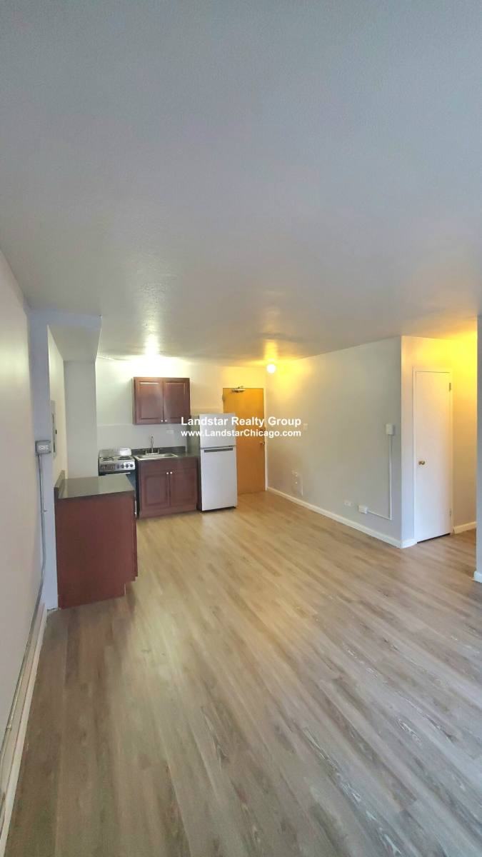 Apartment for rent at 7333 N Ridge Blvd #411, Chicago, IL 60626