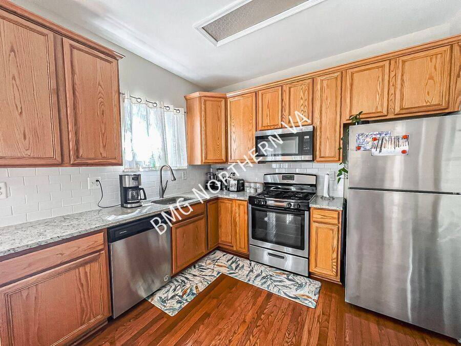 Townhouse for rent at 110 Cahill Dr, Alexandria, VA 22304