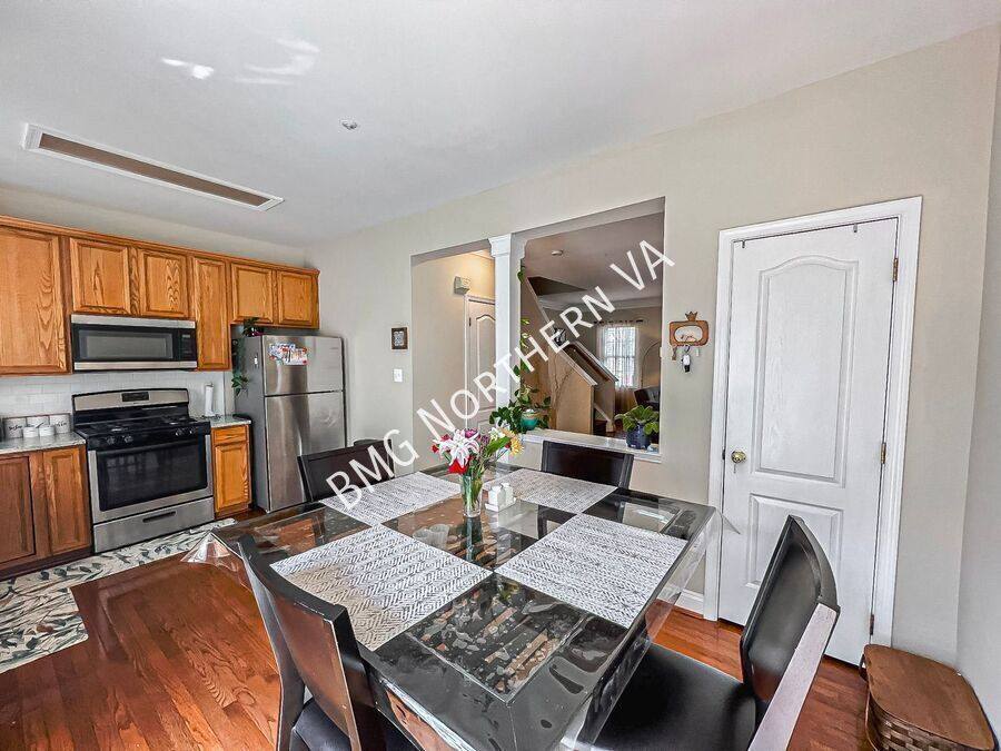 Townhouse for rent at 110 Cahill Dr, Alexandria, VA 22304