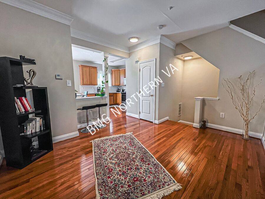 Townhouse for rent at 110 Cahill Dr, Alexandria, VA 22304