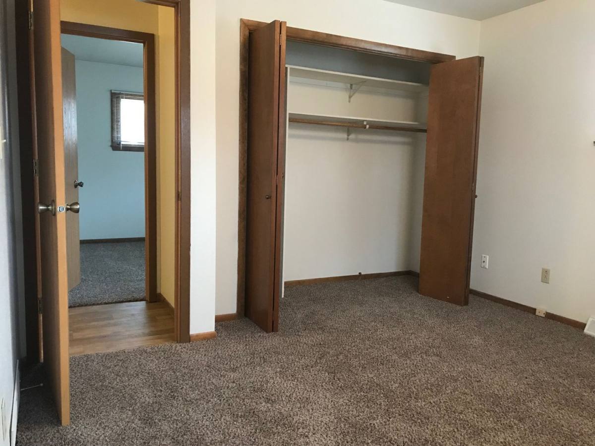 House for rent at 1129 26th Ave S, Moorhead, MN 56560