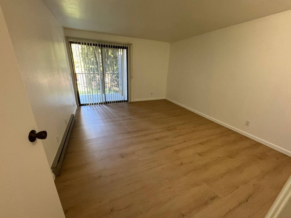 Condo for rent at 6479 137th Ave NE, Redmond, WA 98052