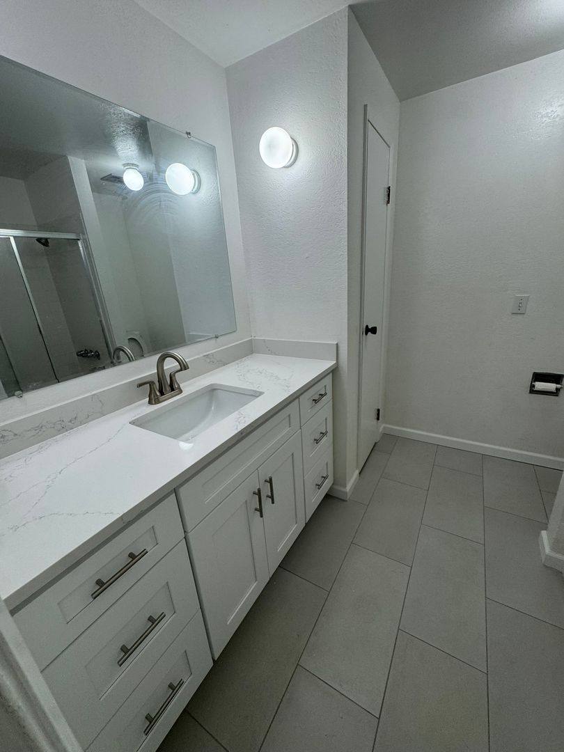 Condo for rent at 6479 137th Ave NE, Redmond, WA 98052