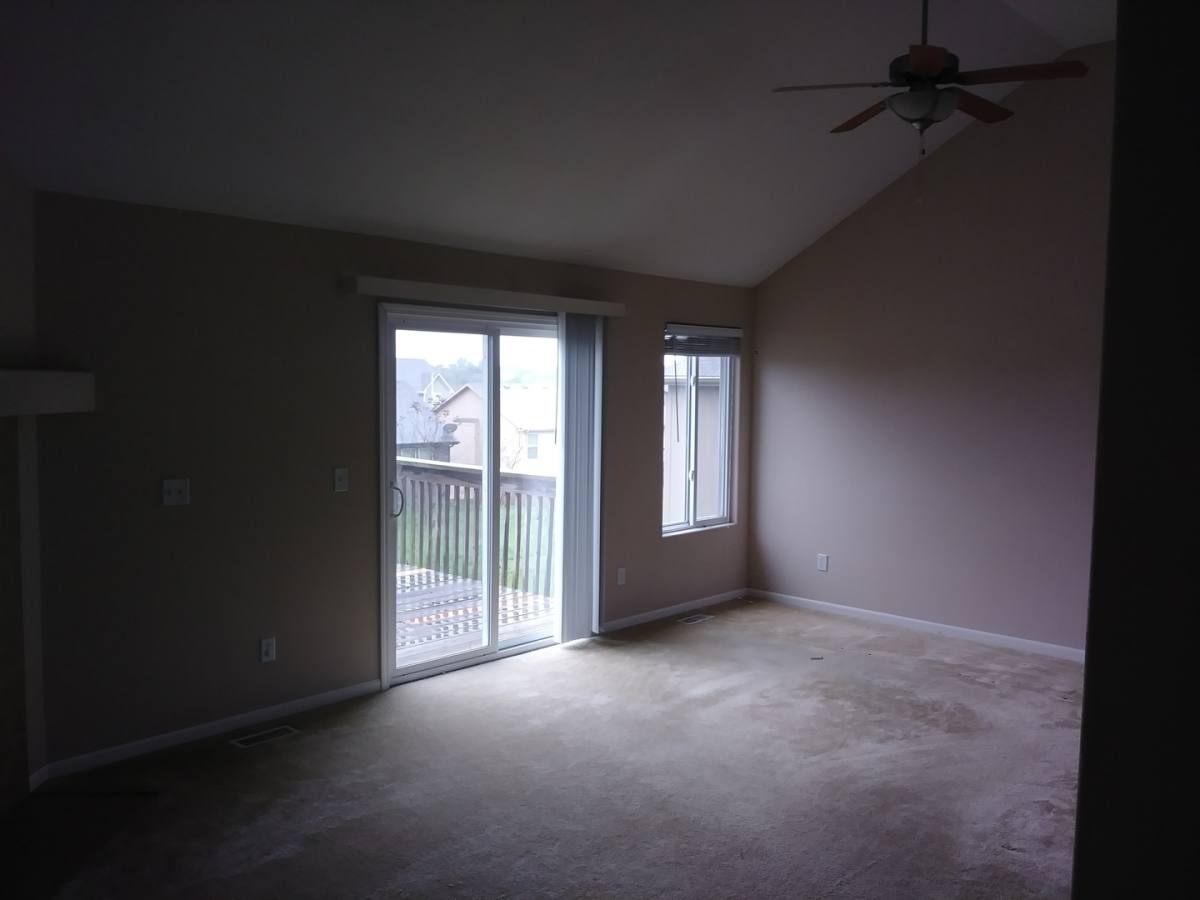 House for rent at 11624 N Manning Ave, Kansas City, MO 64157