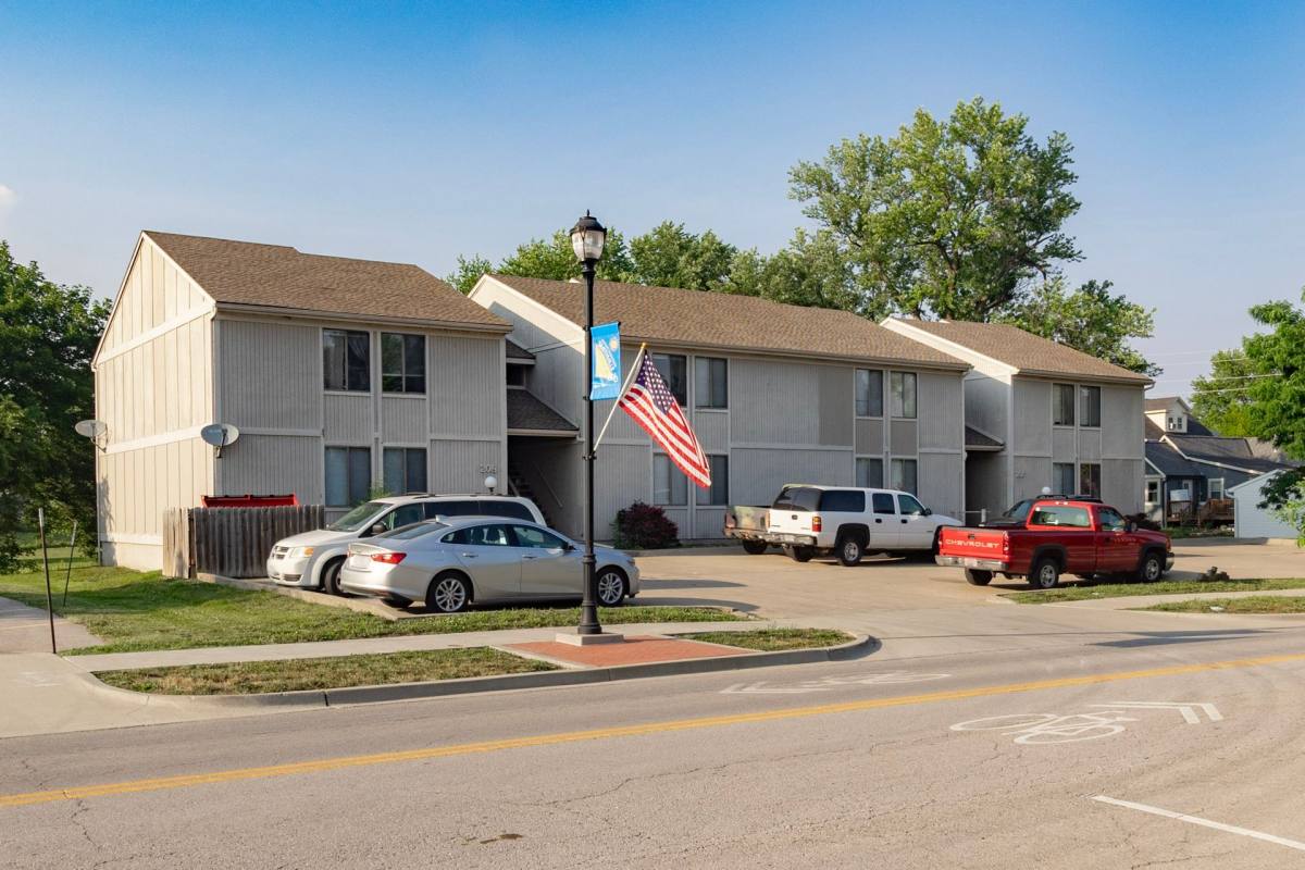 Apartment for rent at 206 W Main St, Smithville, MO 64089