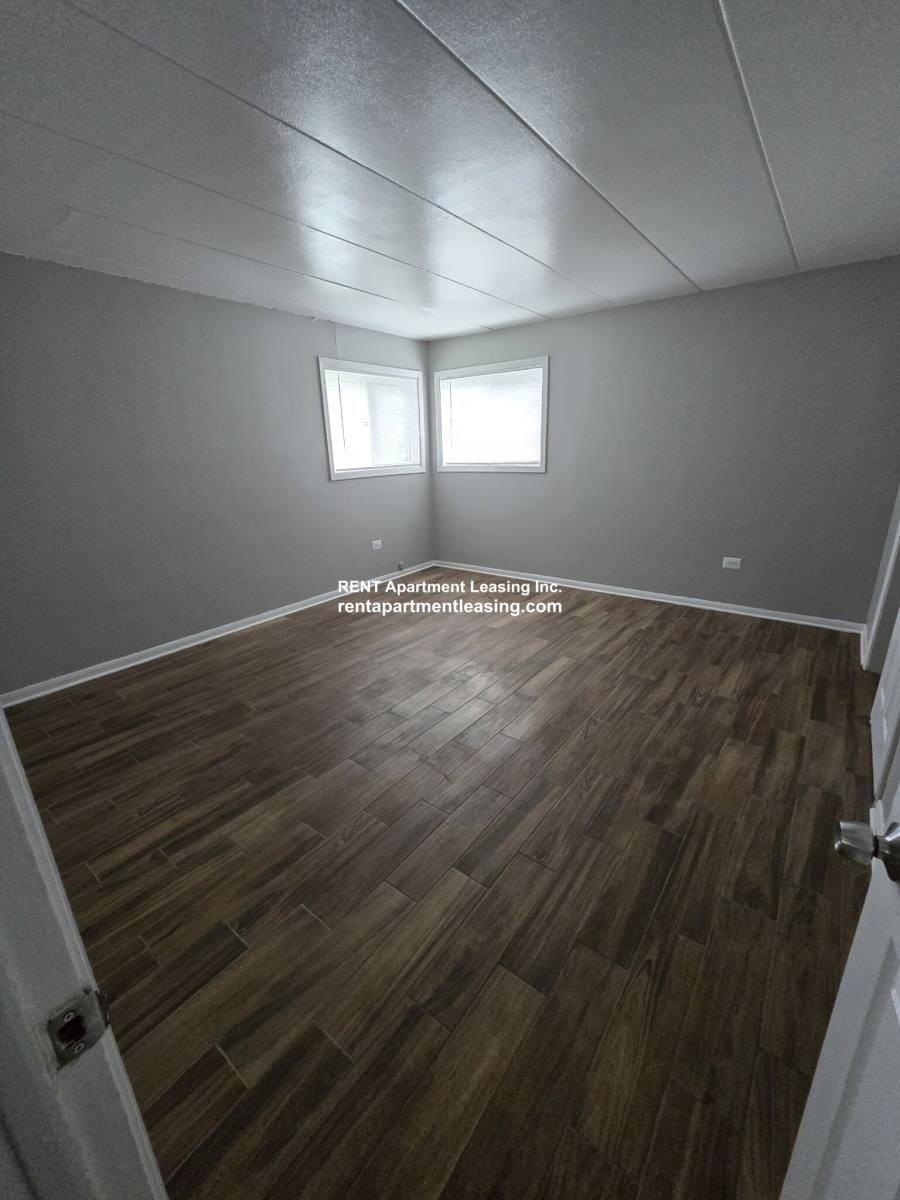 Apartment for rent at 1312 Carol St #1A, Park Ridge, IL 60068
