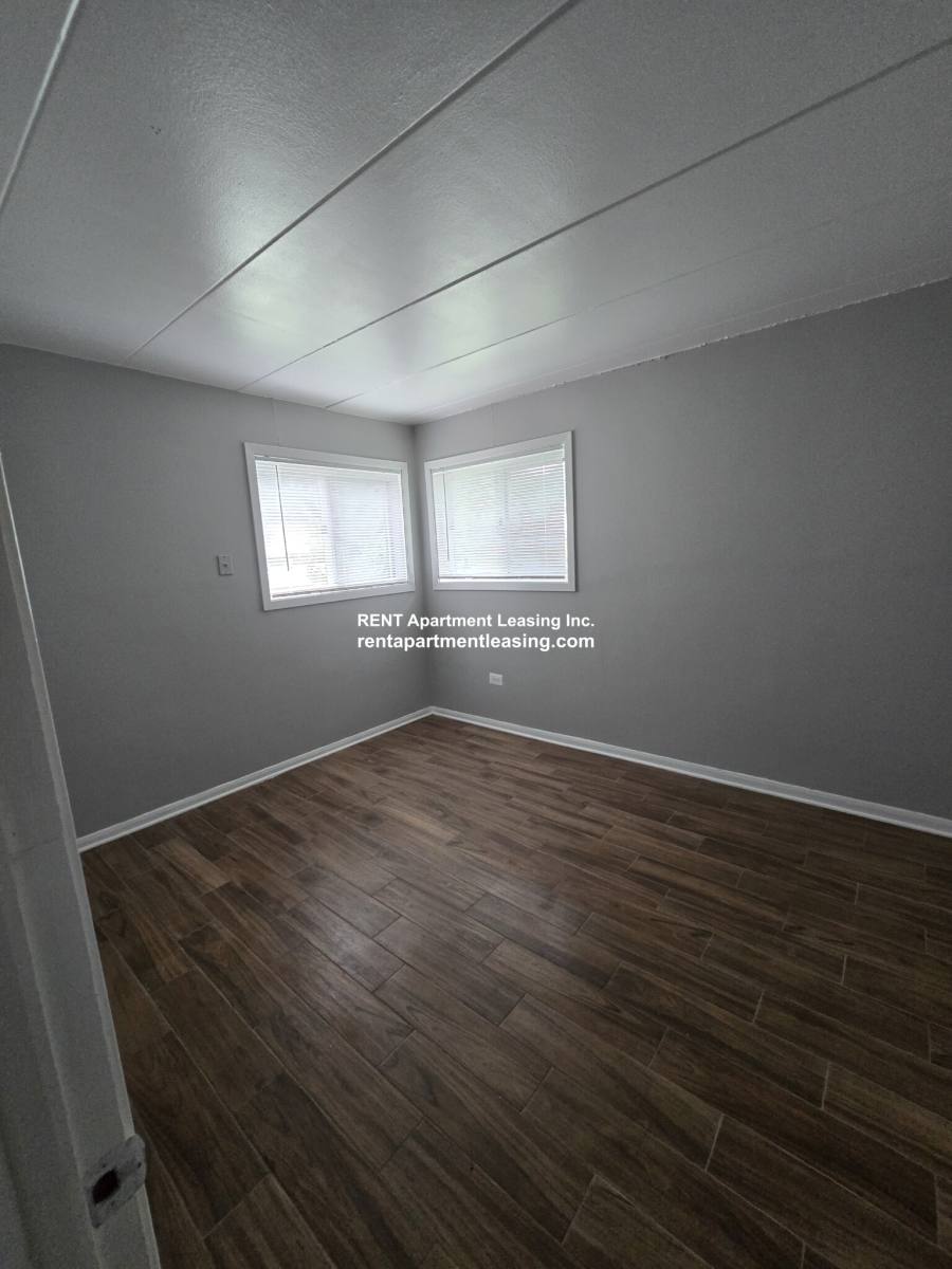 Apartment for rent at 1312 Carol St #1A, Park Ridge, IL 60068
