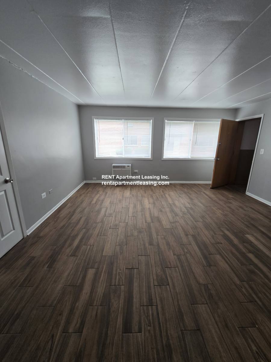 Apartment for rent at 1312 Carol St #1A, Park Ridge, IL 60068