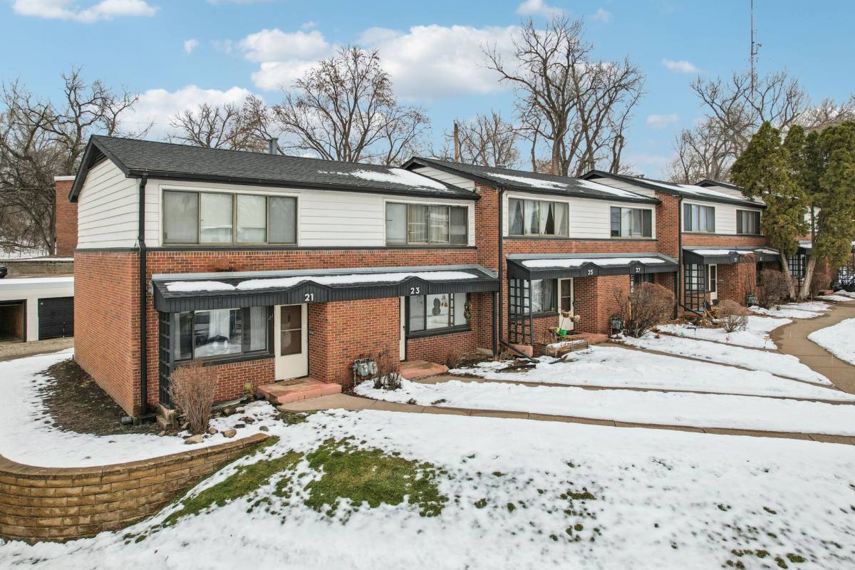 Apartment for rent at 2101 E River Terrace, Minneapolis, MN 55414