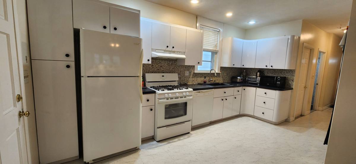 Apartment for rent at 667 Saratoga #2, East Boston, MA 02128