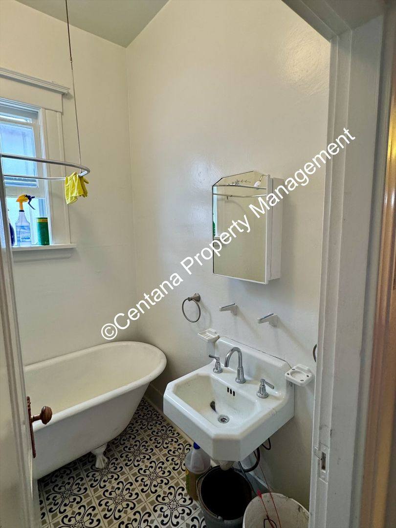 Apartment for rent at 932-934 Utah, Butte, MT 59701