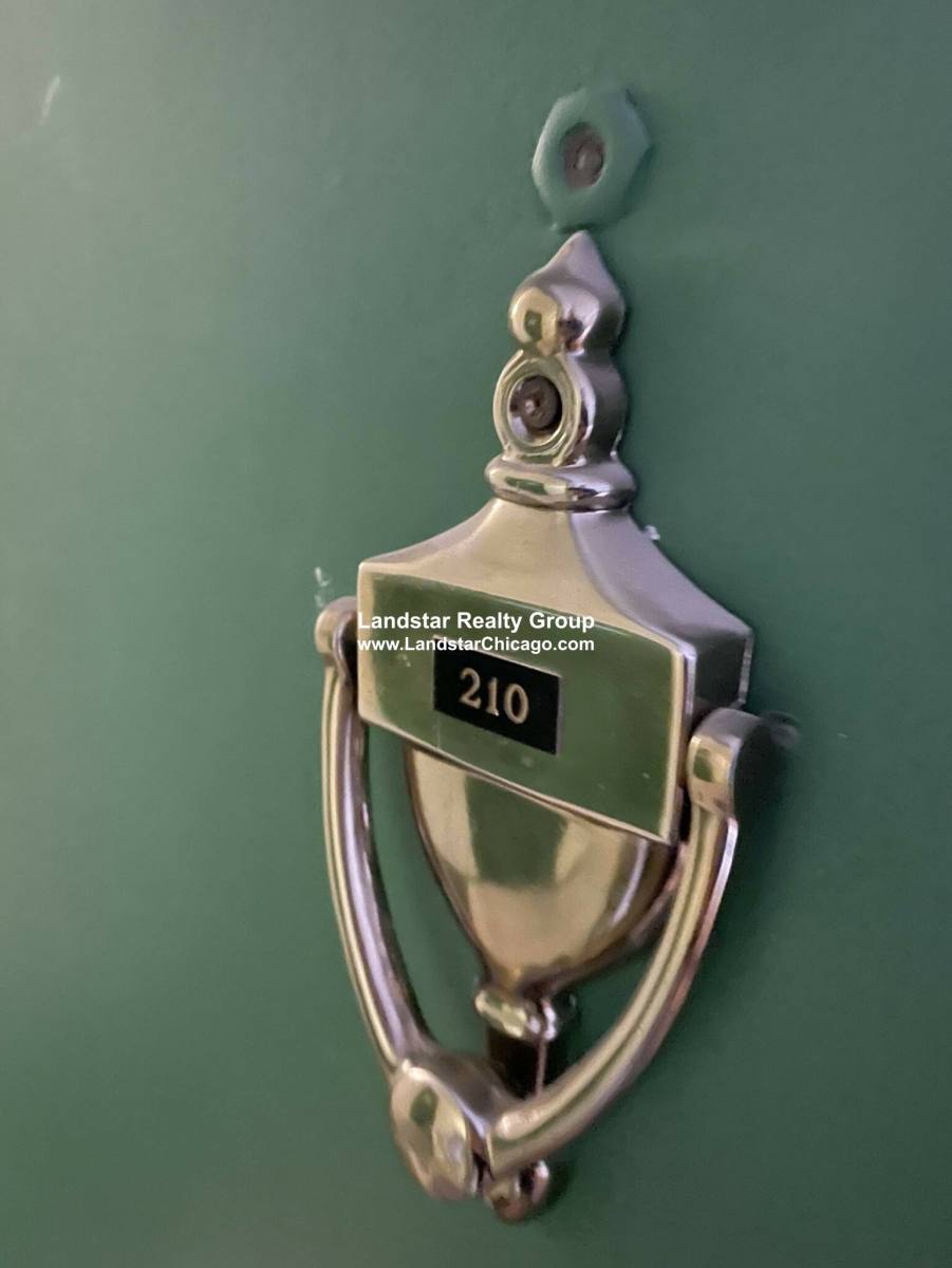 Apartment for rent at 3710 N Pine Grove #220, Chicago, IL 60613