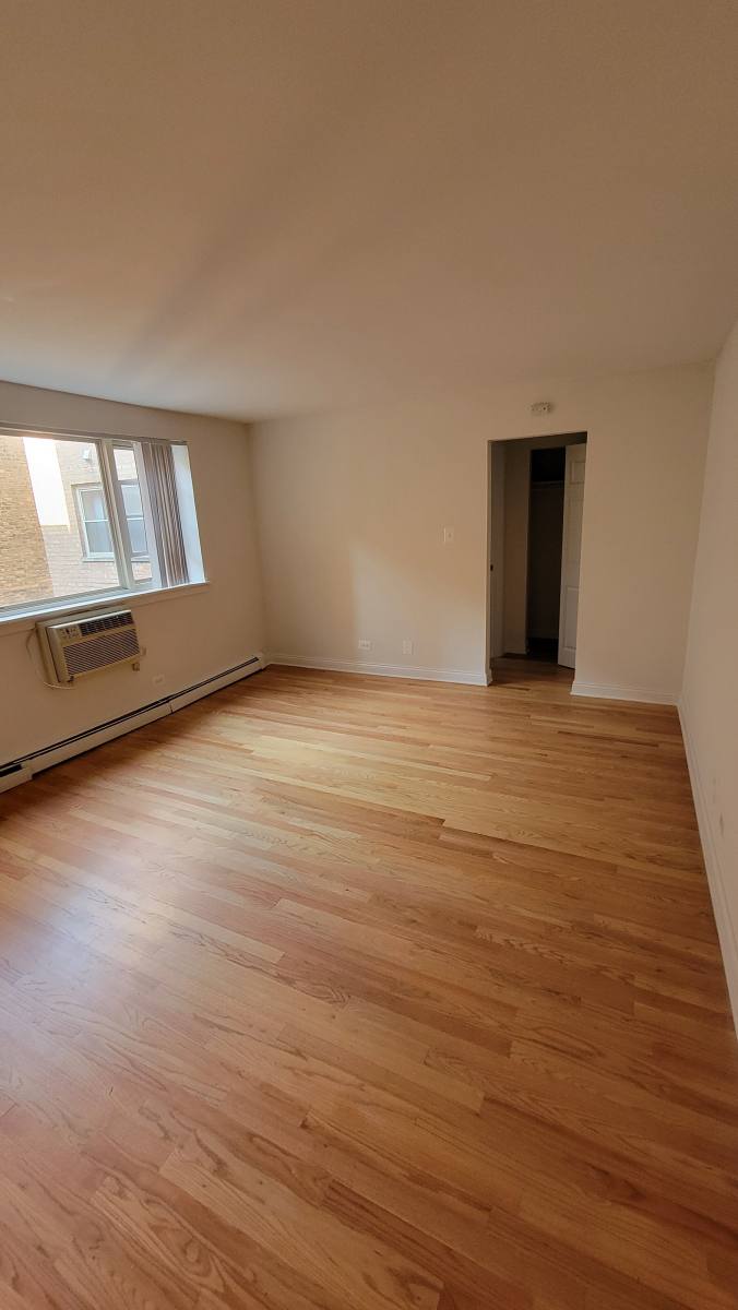 Apartment for rent at 3710 N Pine Grove #220, Chicago, IL 60613