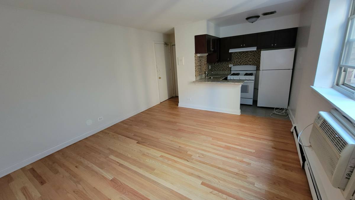 Apartment for rent at 3710 N Pine Grove #220, Chicago, IL 60613