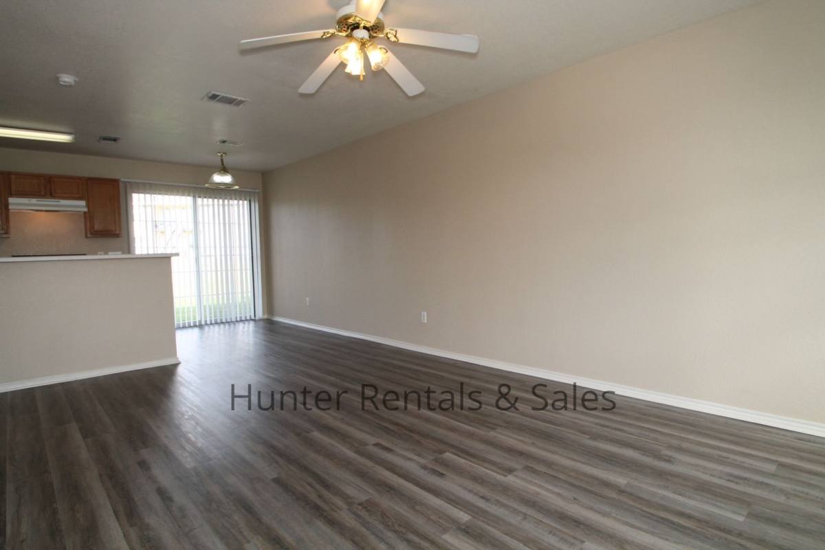 Townhouse for rent at 1710-B Spring Rose Circle, Killeen, TX 76543