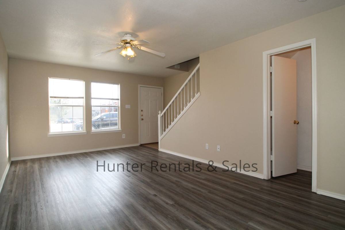 Townhouse for rent at 1710-B Spring Rose Circle, Killeen, TX 76543
