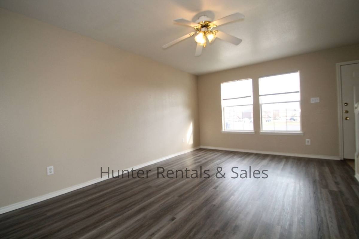 Townhouse for rent at 1710-B Spring Rose Circle, Killeen, TX 76543