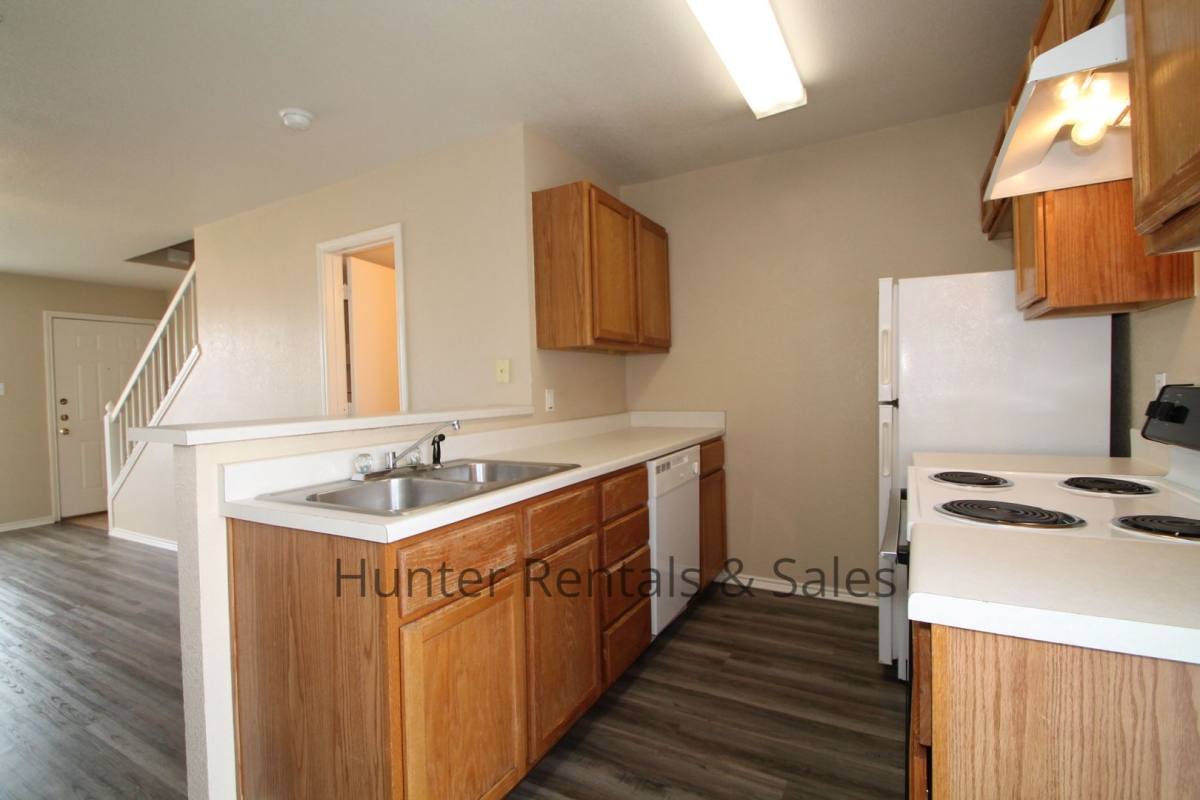 Townhouse for rent at 1710-B Spring Rose Circle, Killeen, TX 76543