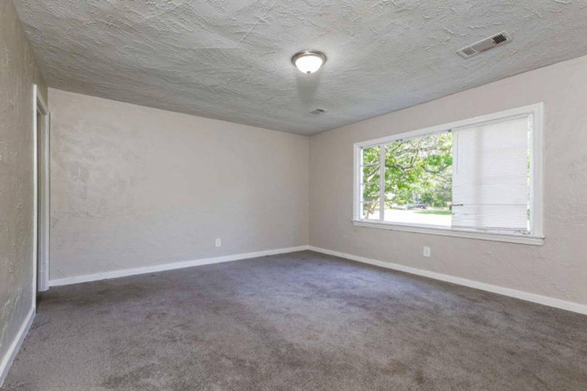 House for rent at 701 Cedarhurst Dr, Jackson, MS 39206