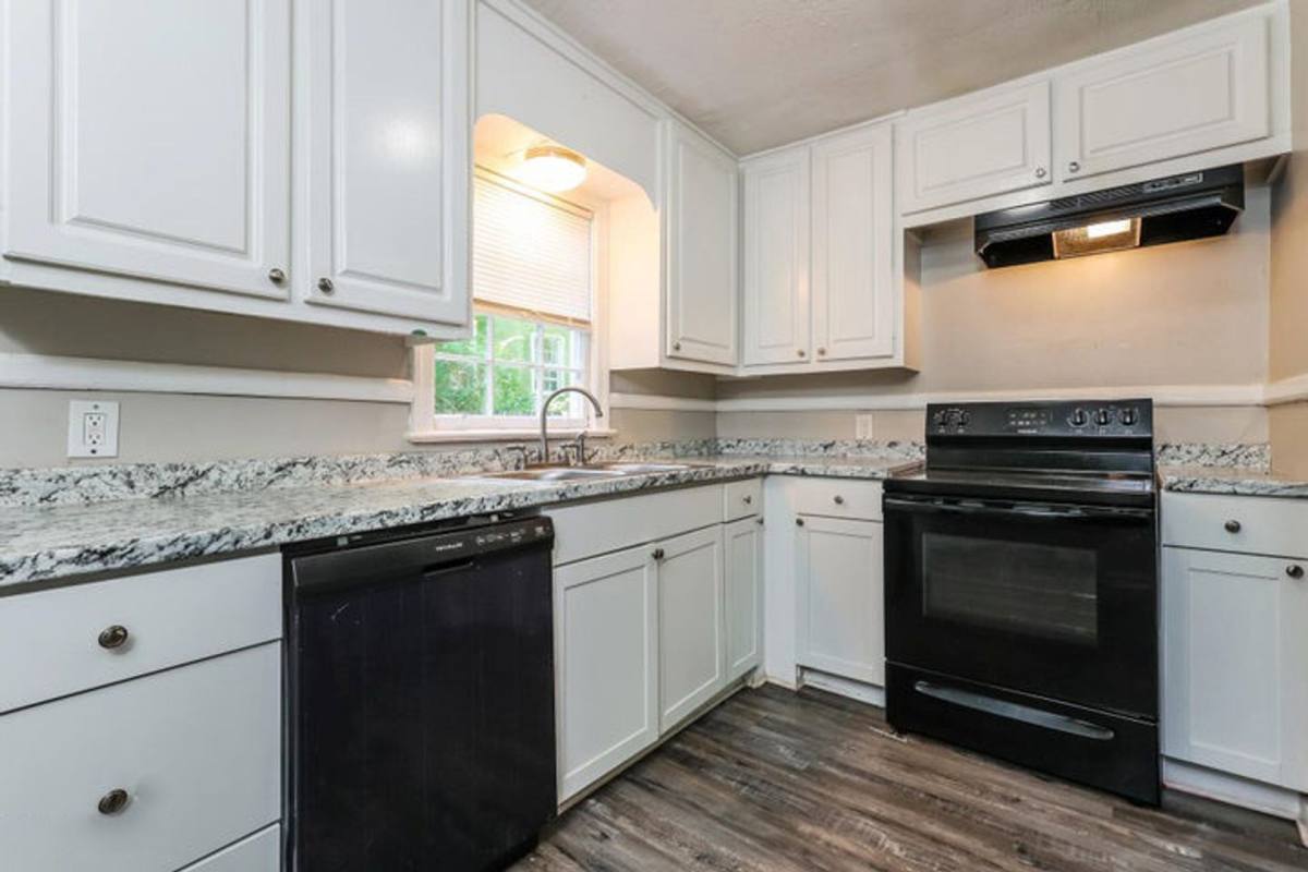 House for rent at 701 Cedarhurst Dr, Jackson, MS 39206