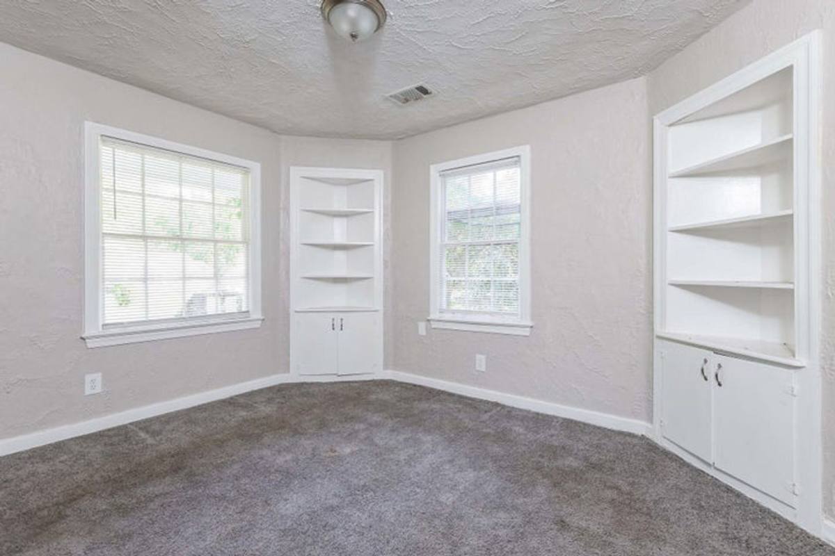 House for rent at 701 Cedarhurst Dr, Jackson, MS 39206