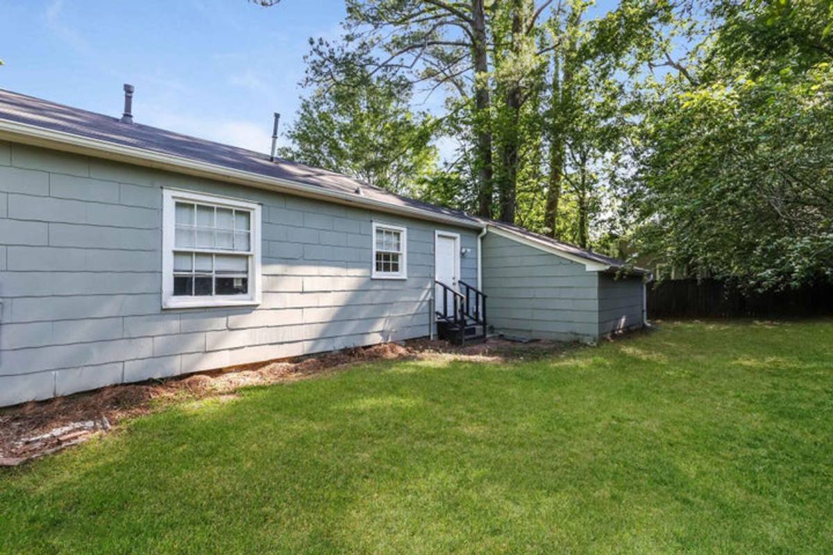 House for rent at 701 Cedarhurst Dr, Jackson, MS 39206