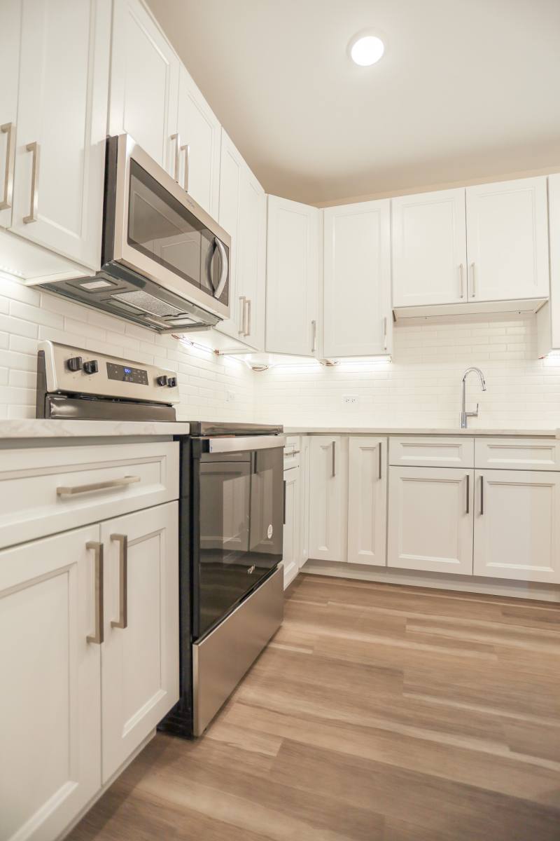 Apartment for rent at 880 Lee St #209, Des Plaines, IL 60016