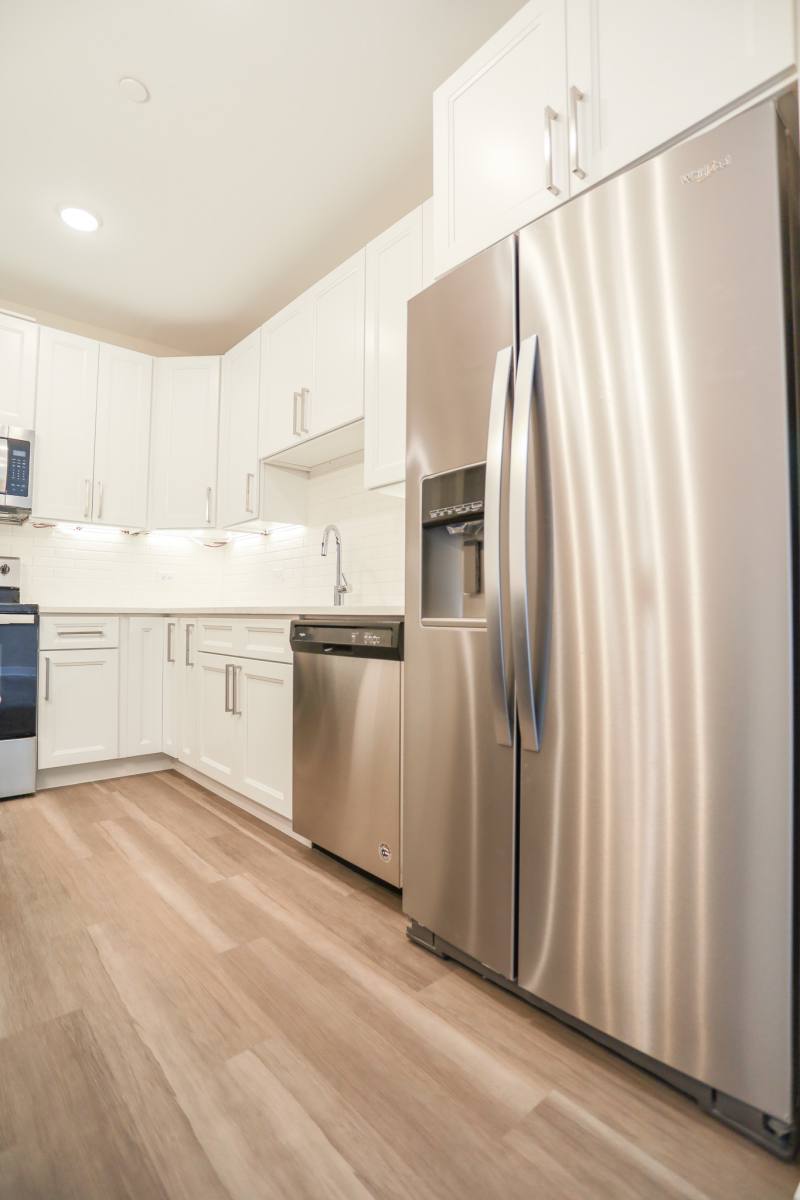 Apartment for rent at 880 Lee St #209, Des Plaines, IL 60016