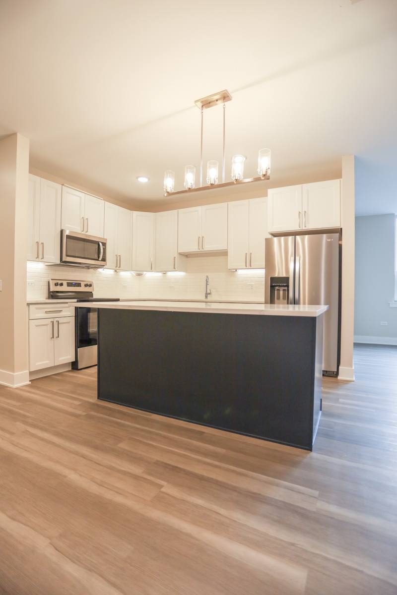 Apartment for rent at 880 Lee St #209, Des Plaines, IL 60016