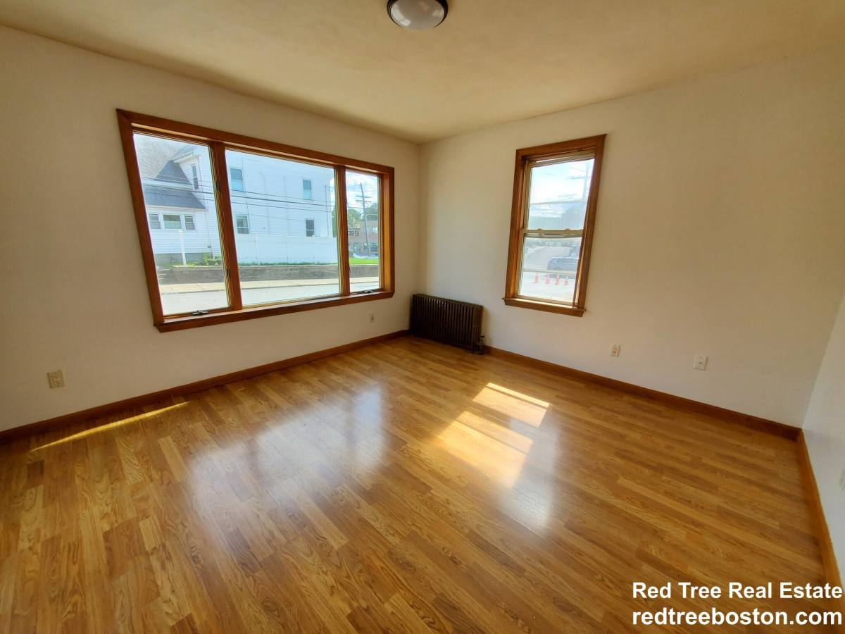 Apartment for rent at 6 Cross St, Woburn, MA 01801