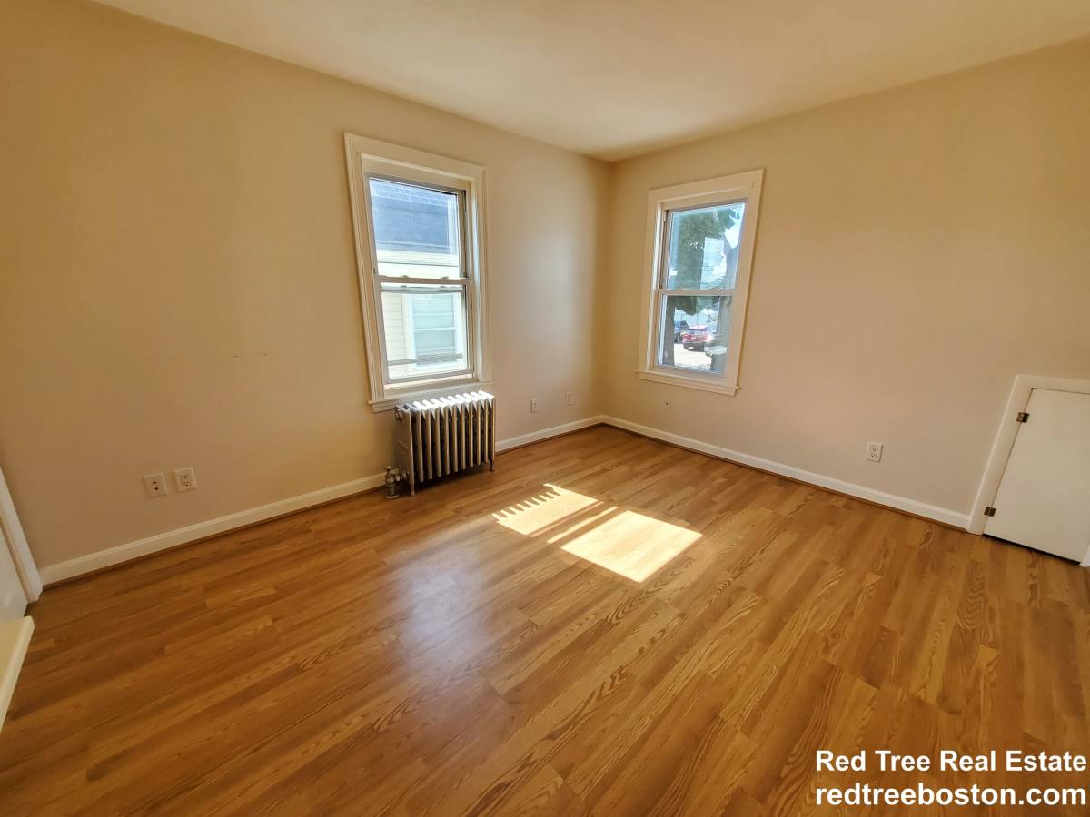 Apartment for rent at 6 Cross St, Woburn, MA 01801