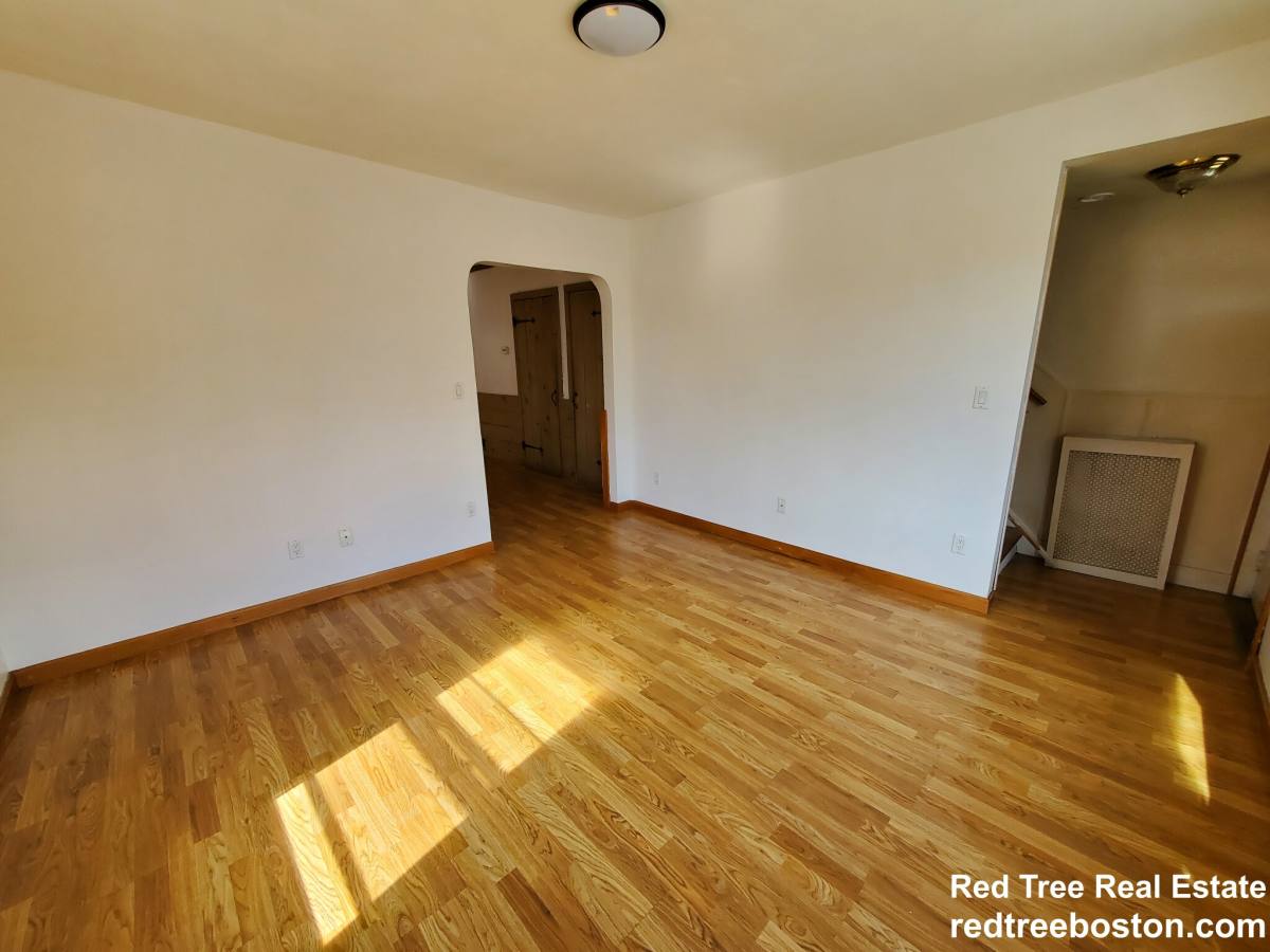 Apartment for rent at 6 Cross St, Woburn, MA 01801