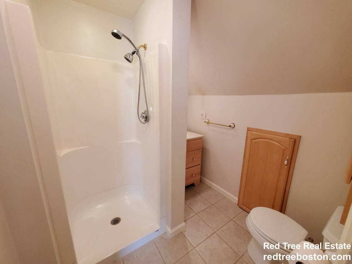 Apartment for rent at 6 Cross St, Woburn, MA 01801