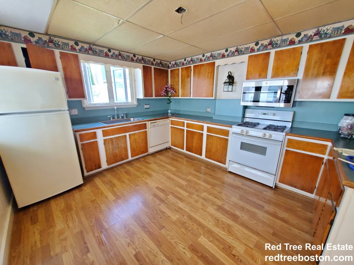 Apartment for rent at 6 Cross St, Woburn, MA 01801